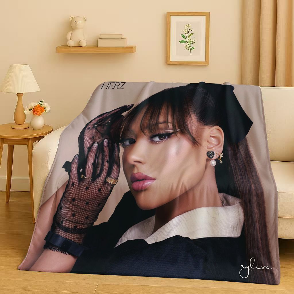 Fashion Pop Singer Ayliva Lieb - огляд і ціна Home Textiles Classic Fashion