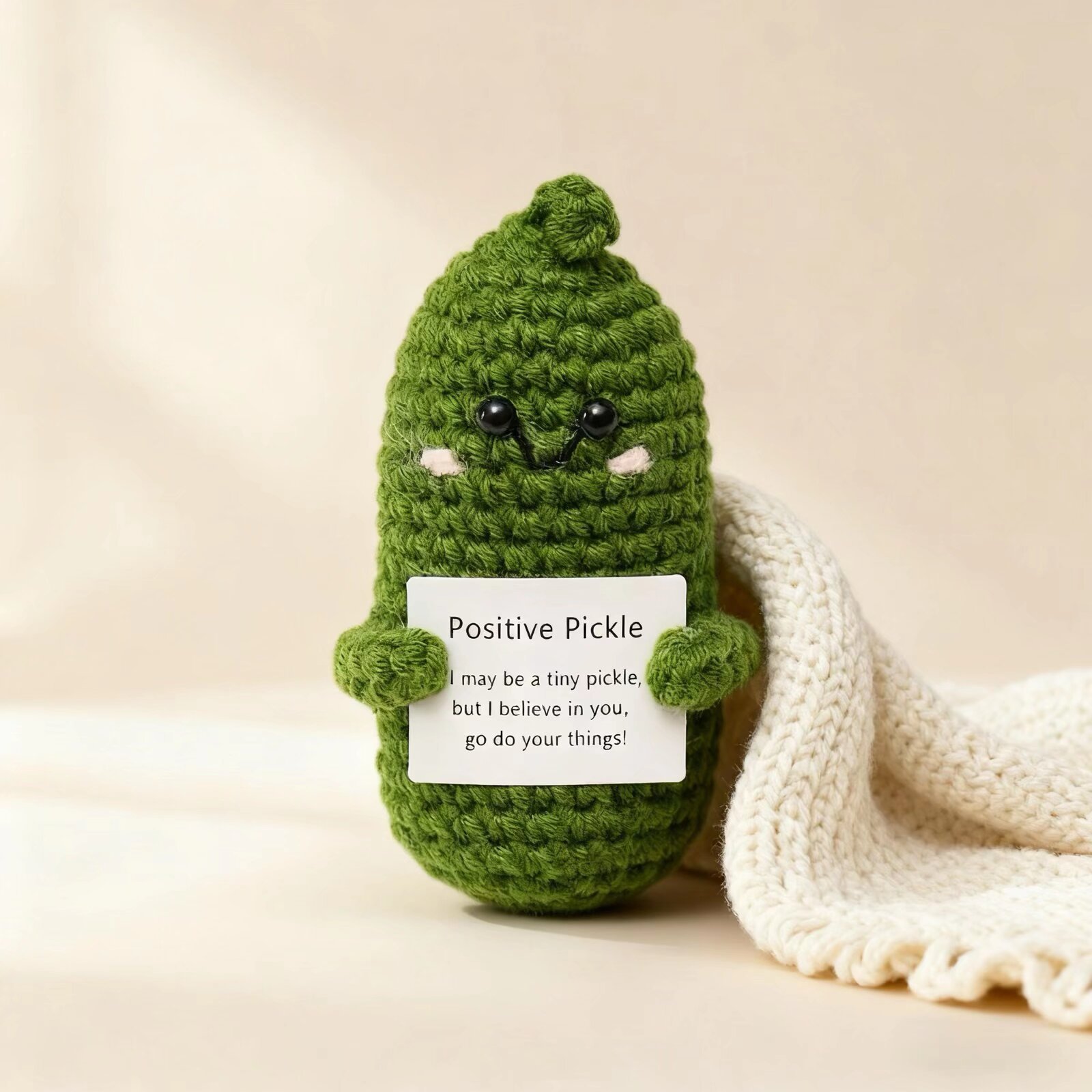 New Positive Energy Pickle Hug - огляд і ціна Home Textiles Trends